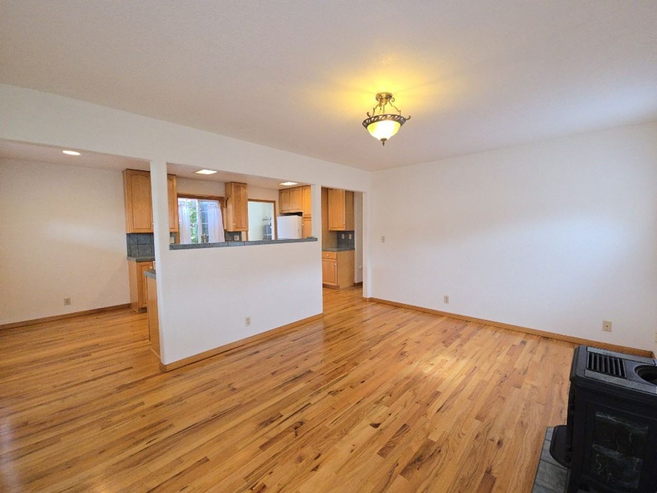 4163 Williams St - Photo 7 of 31