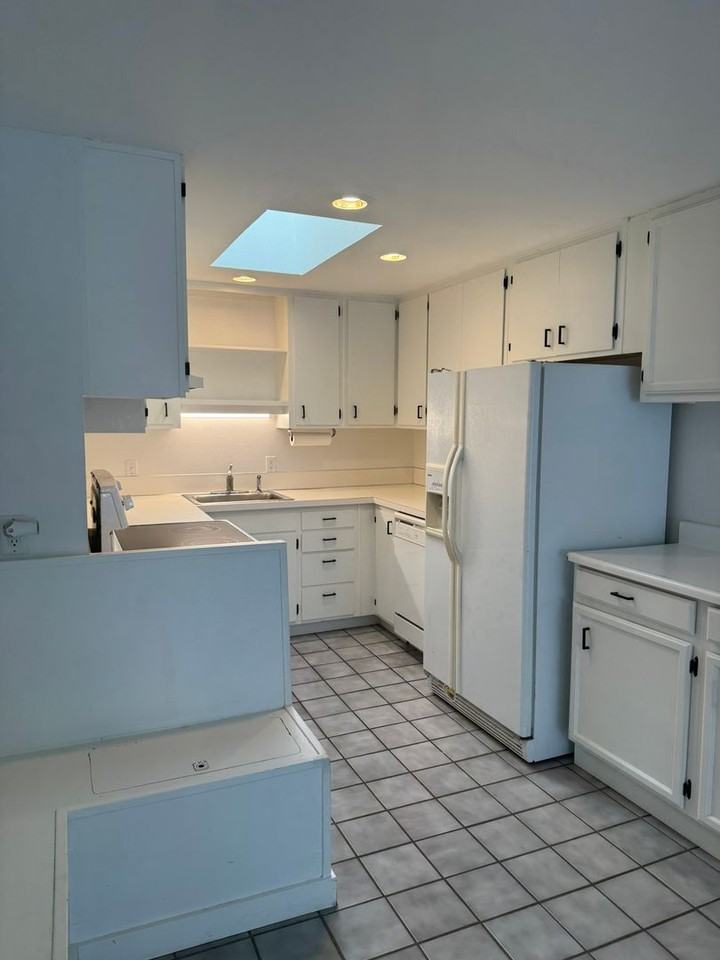 2676 Carbona St - Photo 3 of 20