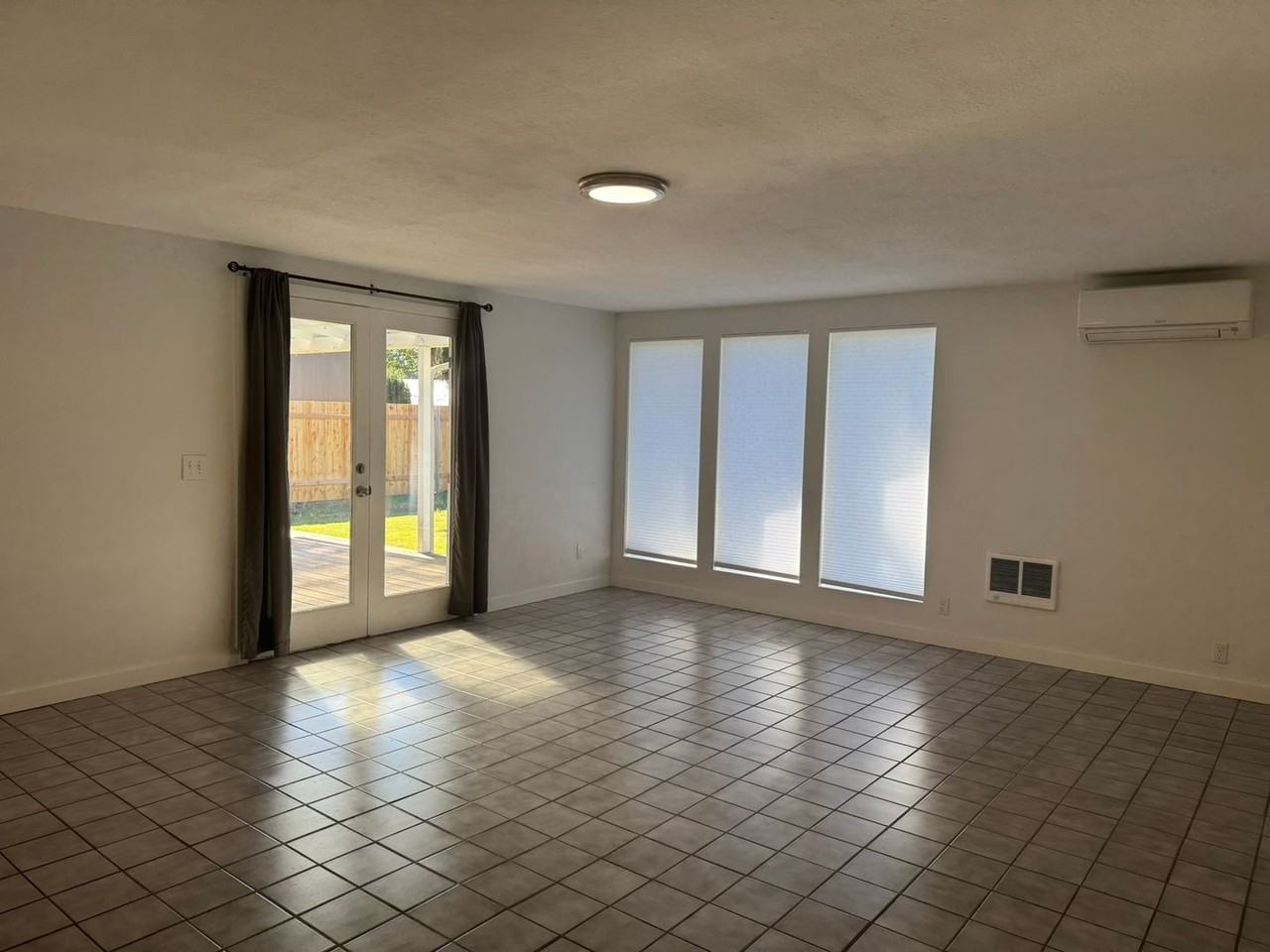 2676 Carbona St - Photo 5 of 20