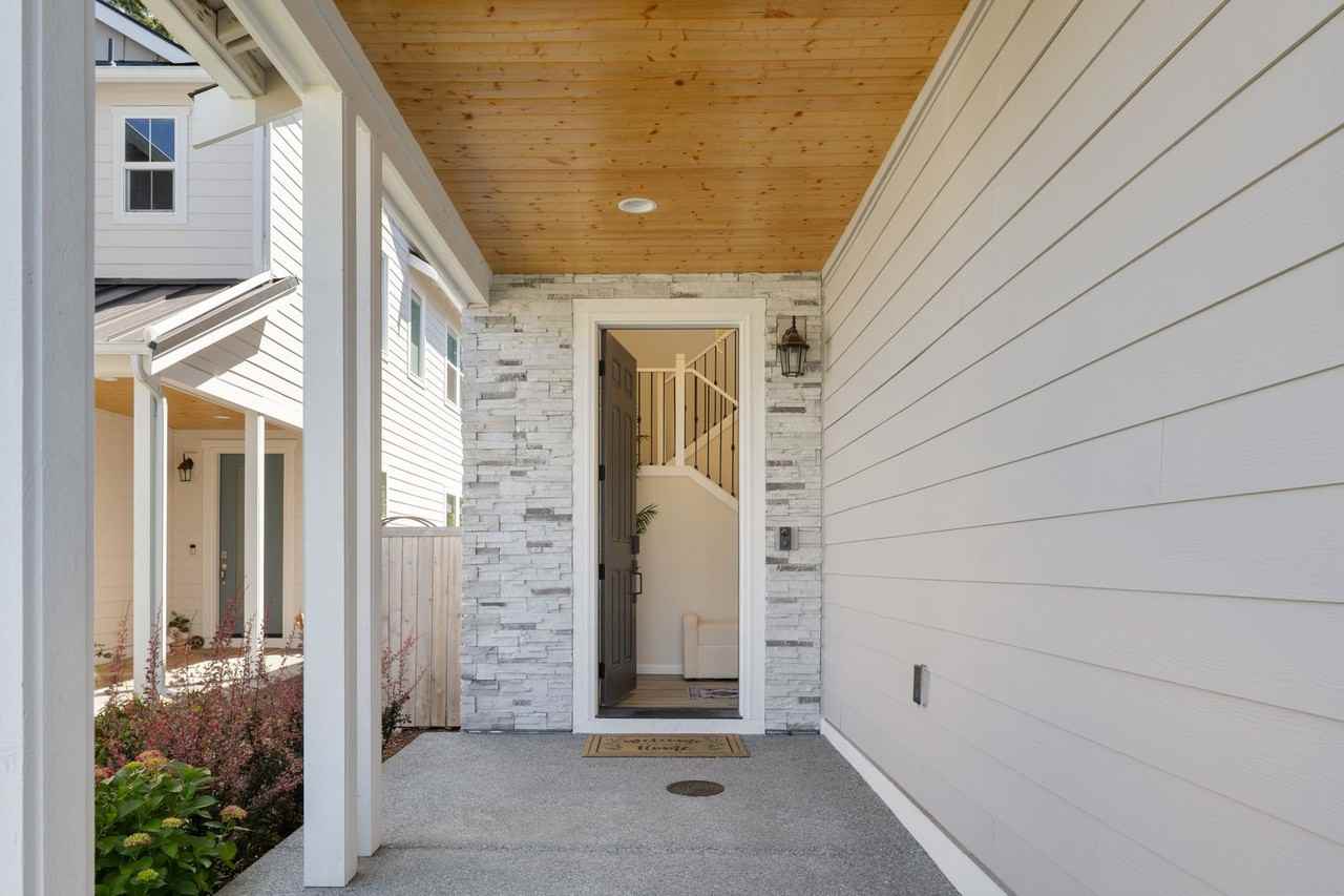 7435 87th Dr Ne - Photo 3 of 34