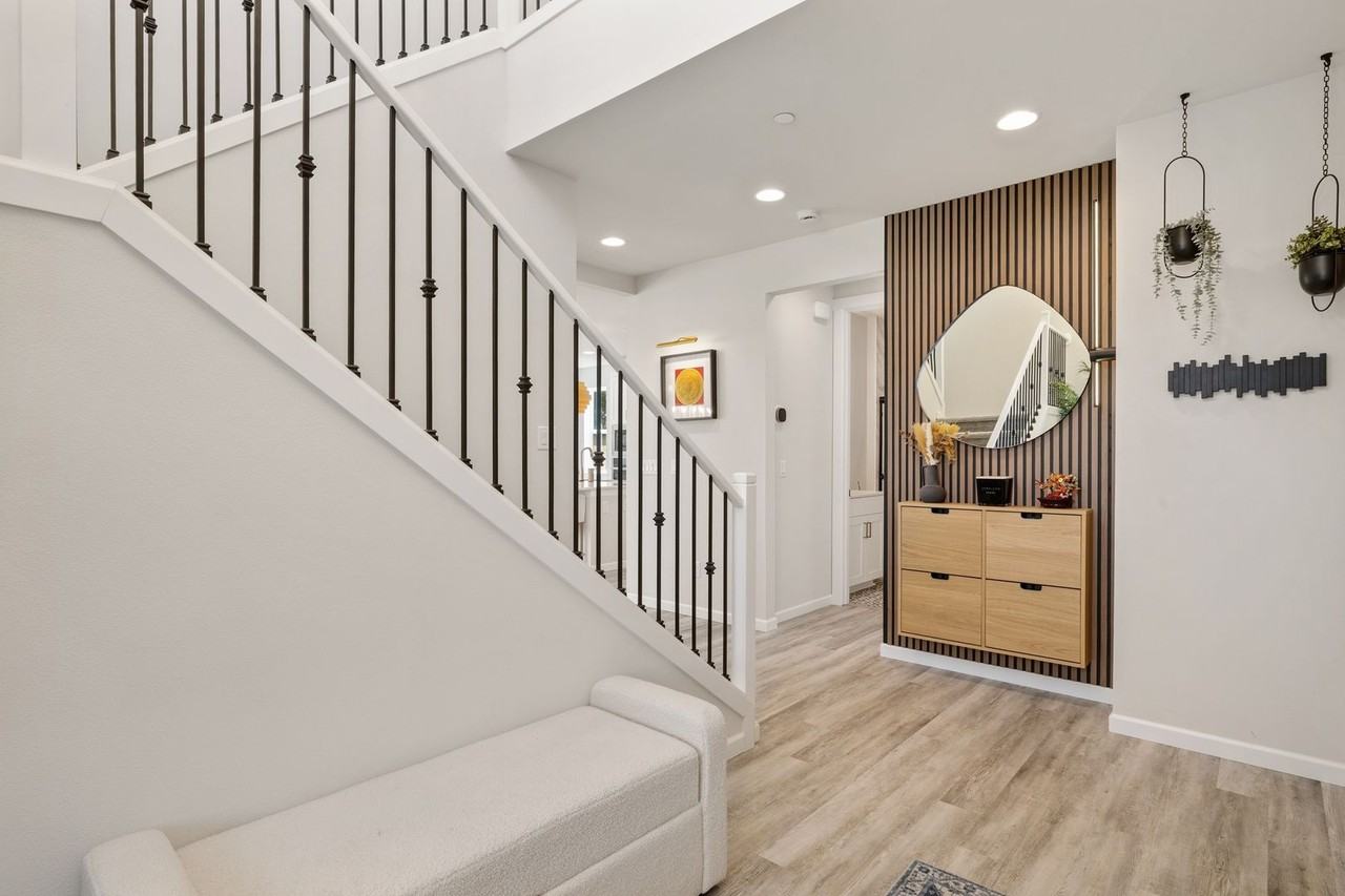 7435 87th Dr Ne - Photo 4 of 34