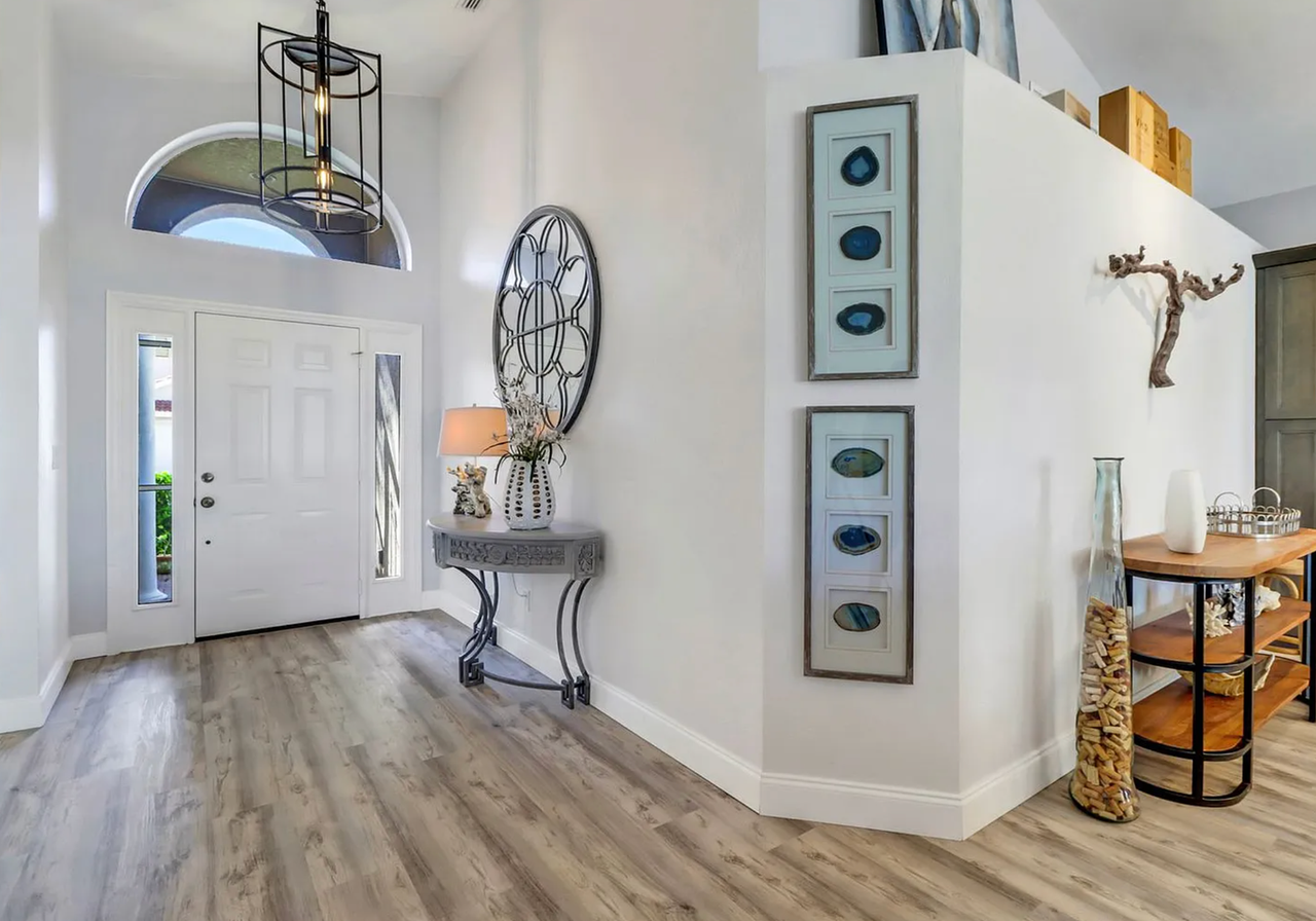 1059 Jardin Dr - Photo 3 of 25