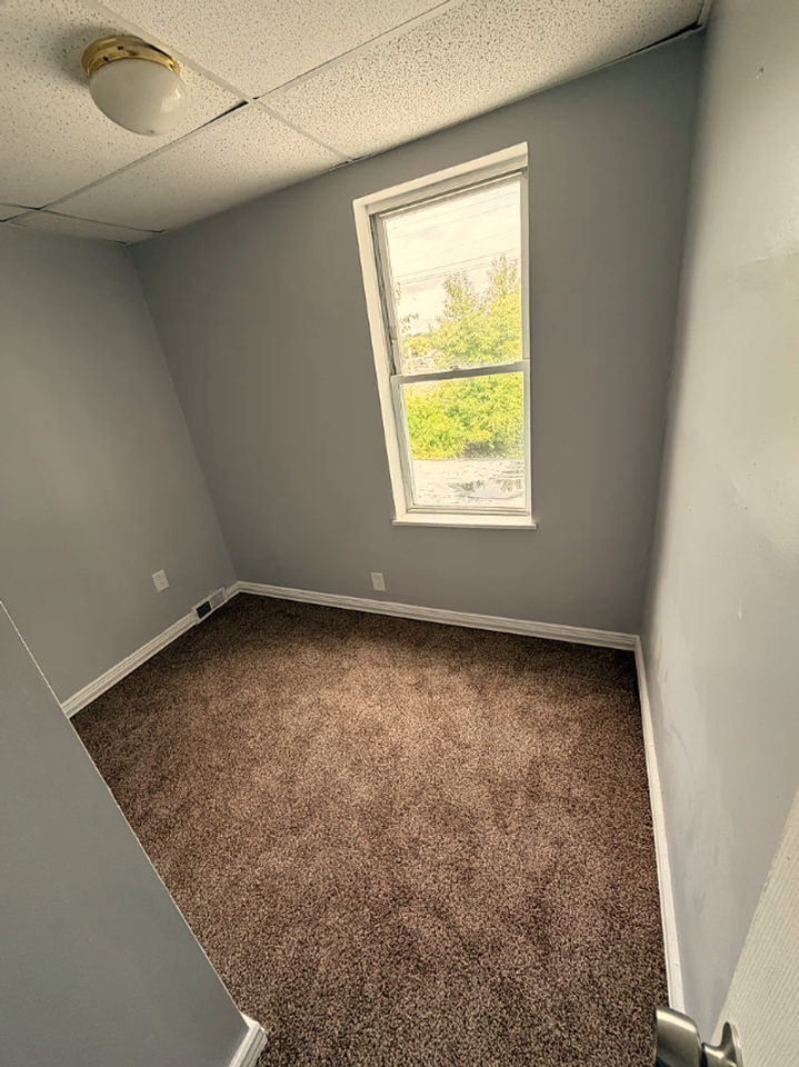 7225 Grays Ave - Photo 5 of 7