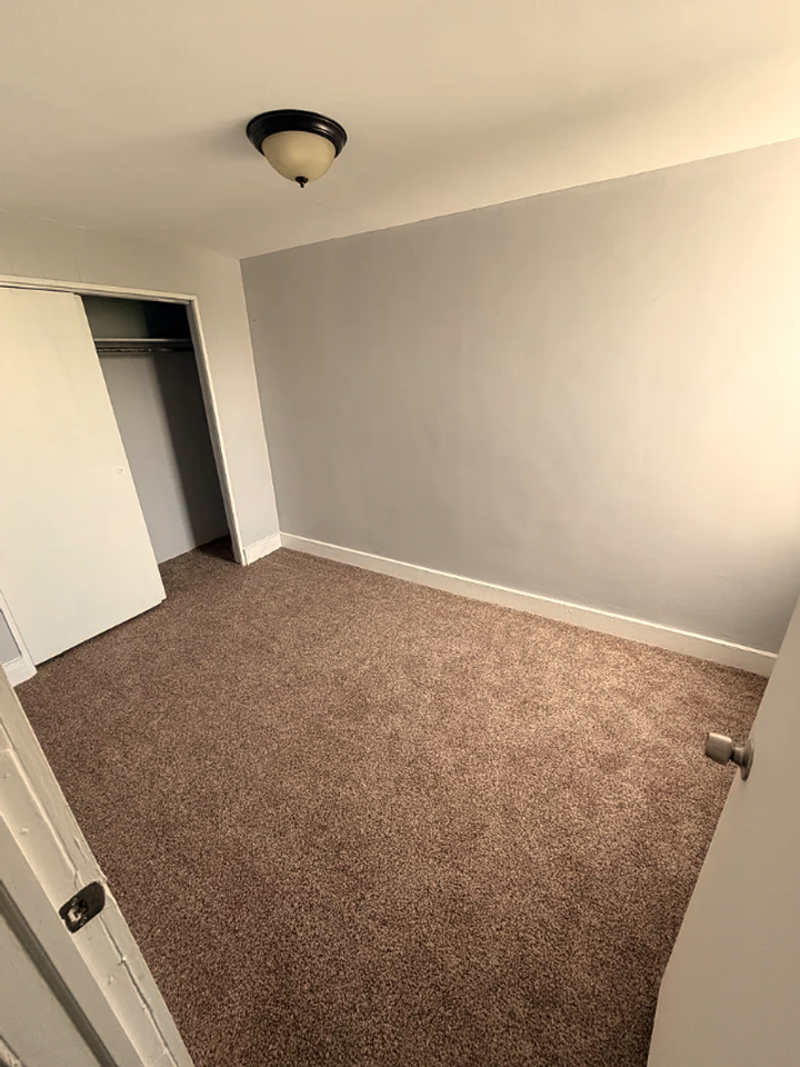 7225 Grays Ave - Photo 6 of 7