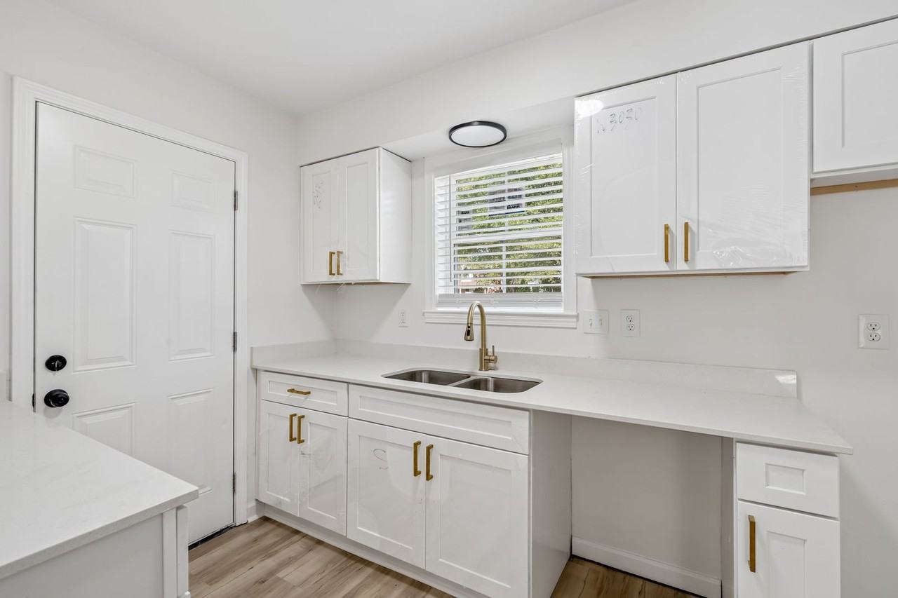 5304 Bitter Creek Dr - Photo 5 of 27