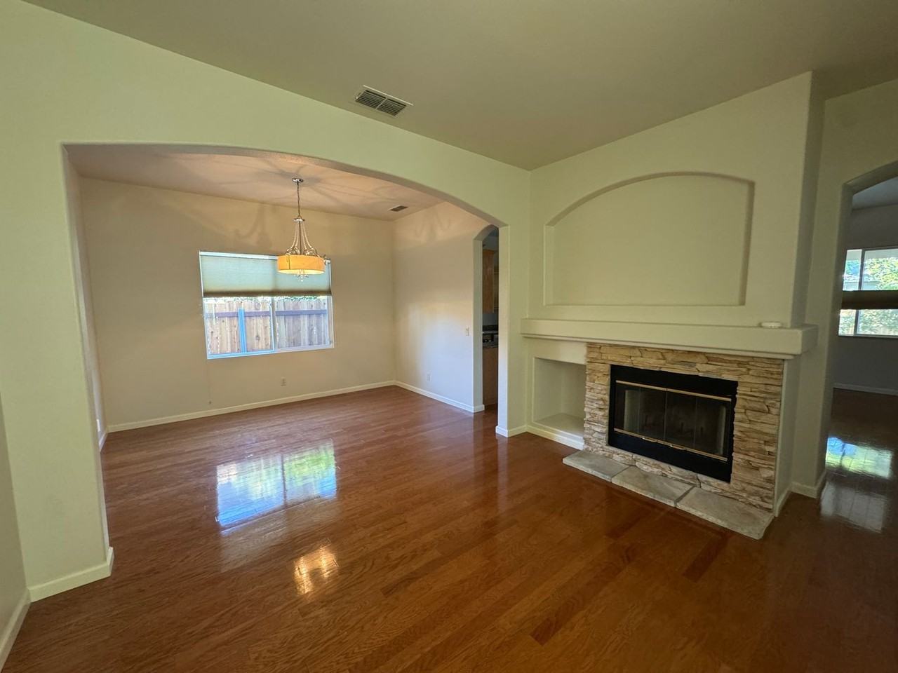 3405 Spring Rose Way - Photo 5 of 31