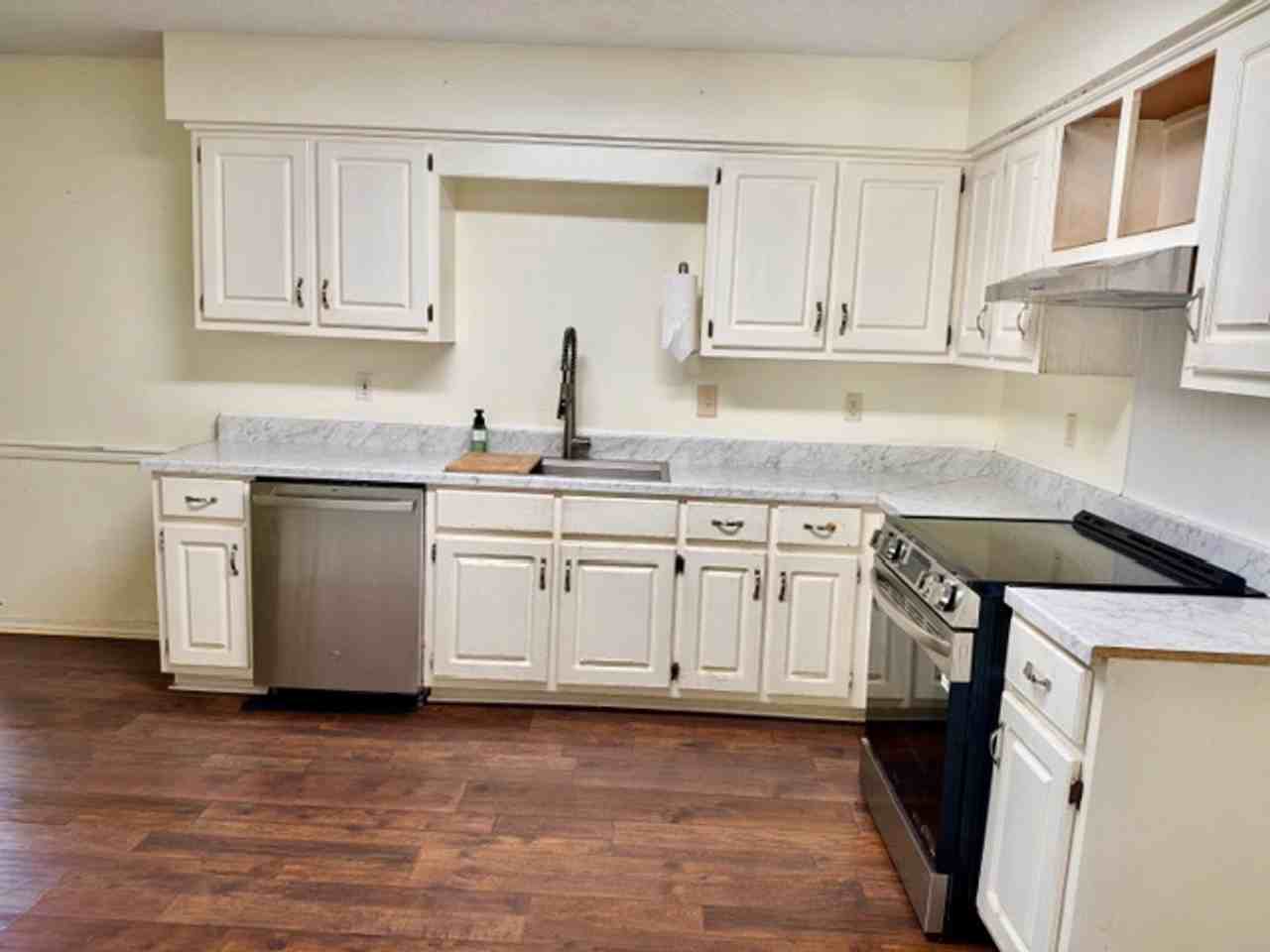 7210 Mahan Ct - Photo 3 of 29