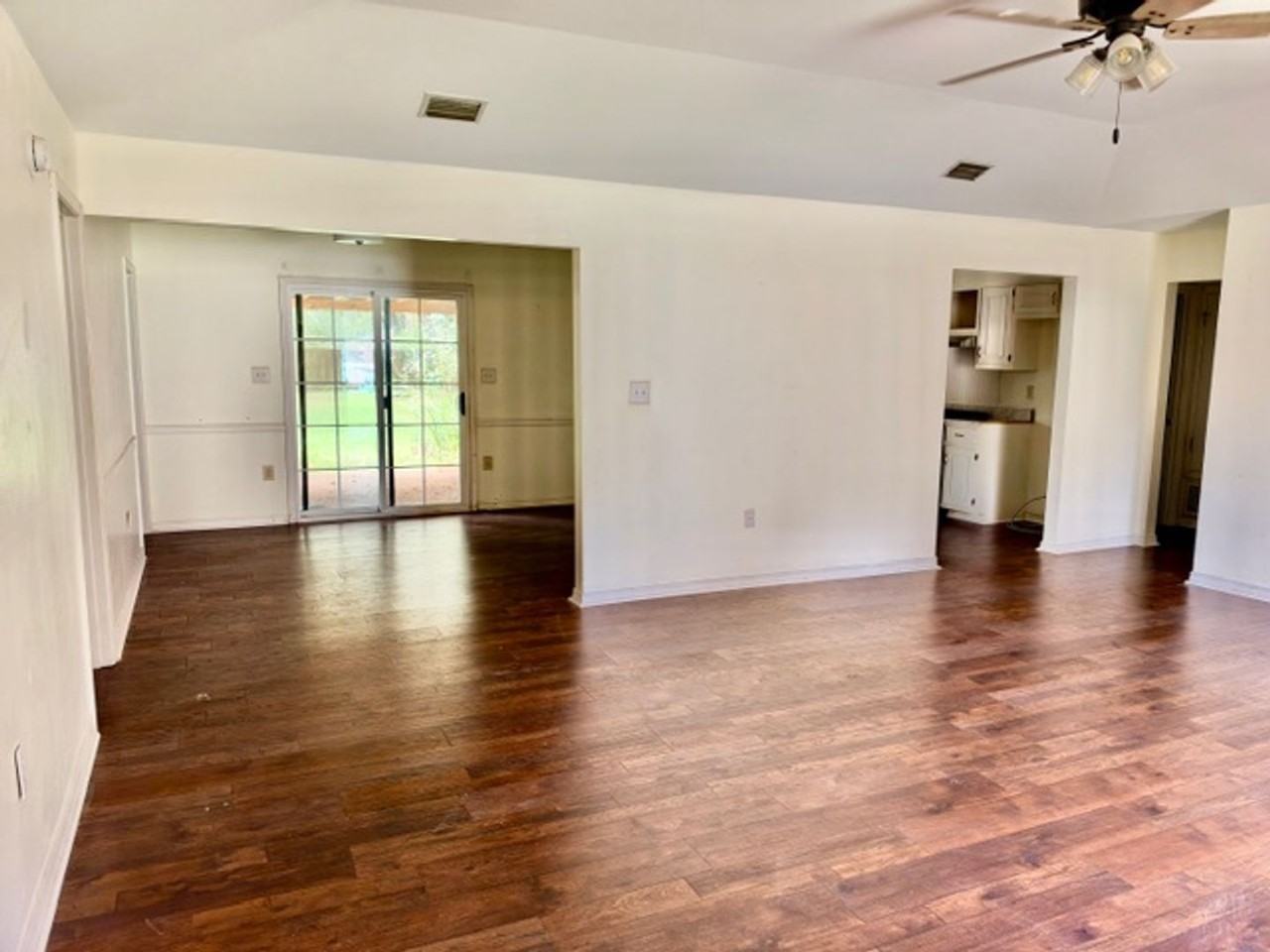 7210 Mahan Ct - Photo 4 of 29