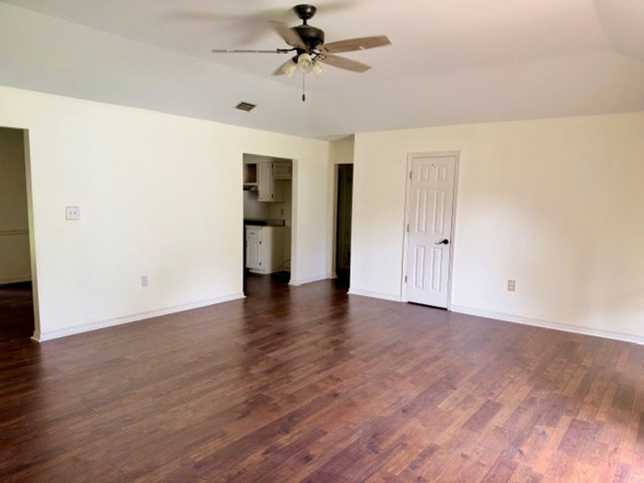 7210 Mahan Ct - Photo 5 of 29