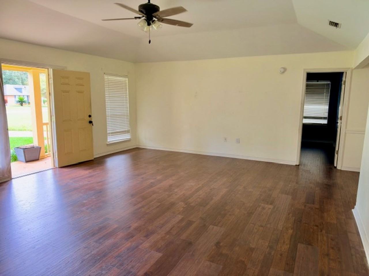 7210 Mahan Ct - Photo 6 of 29