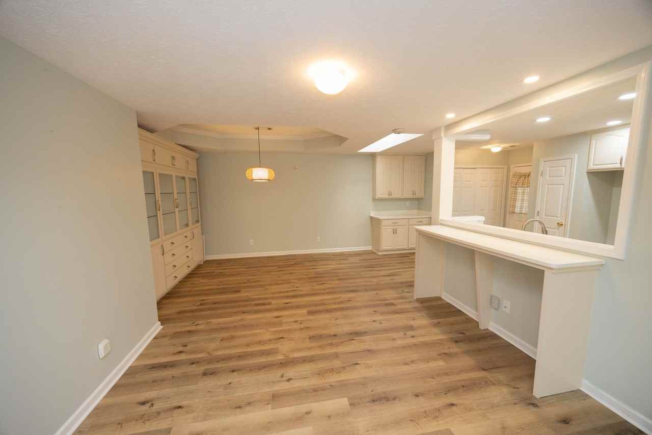 847 Dee Dr - Photo 5 of 27