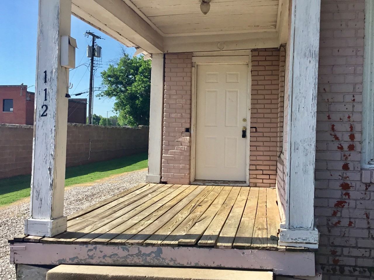 112 Nw 17th St - Photo 2 of 18