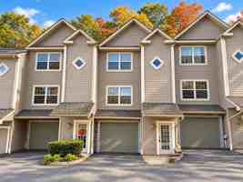 featured image of 19 Hawthorne Dr