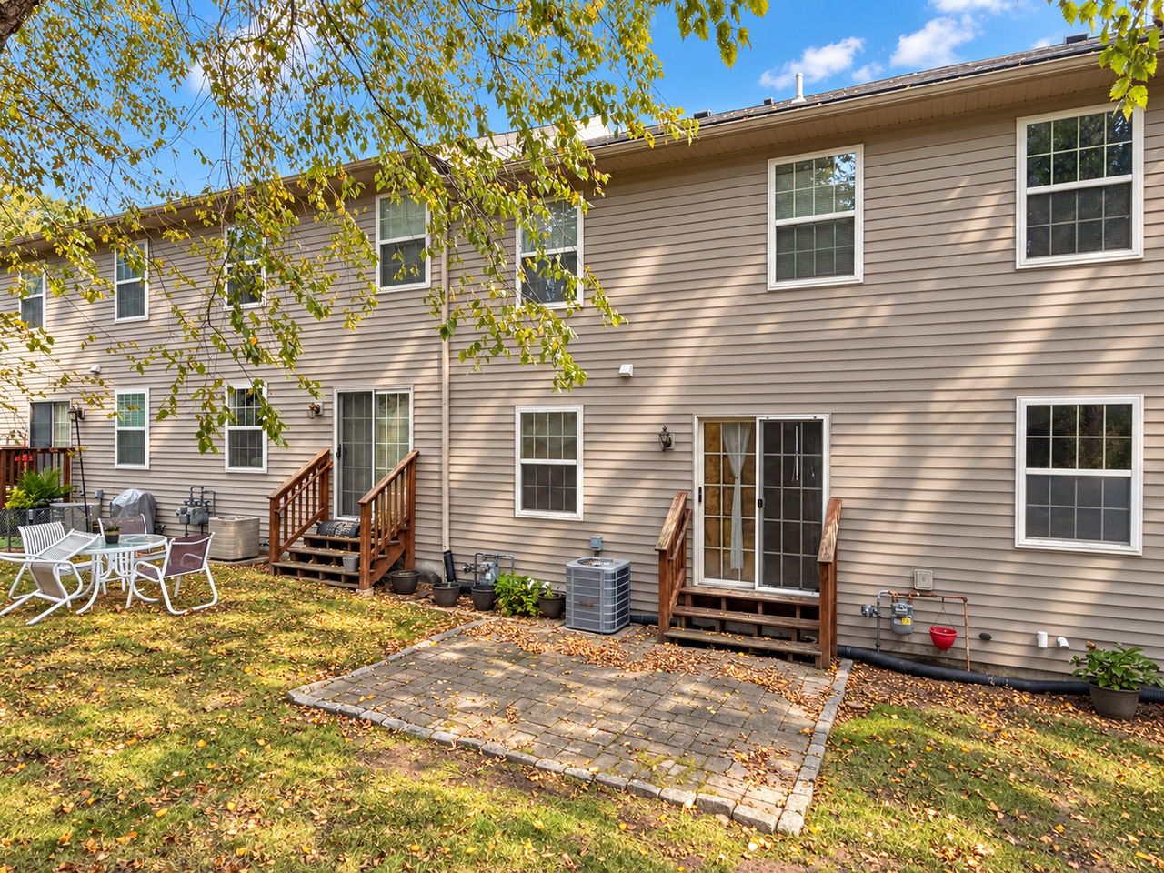 19 Hawthorne Dr - Photo 6 of 15