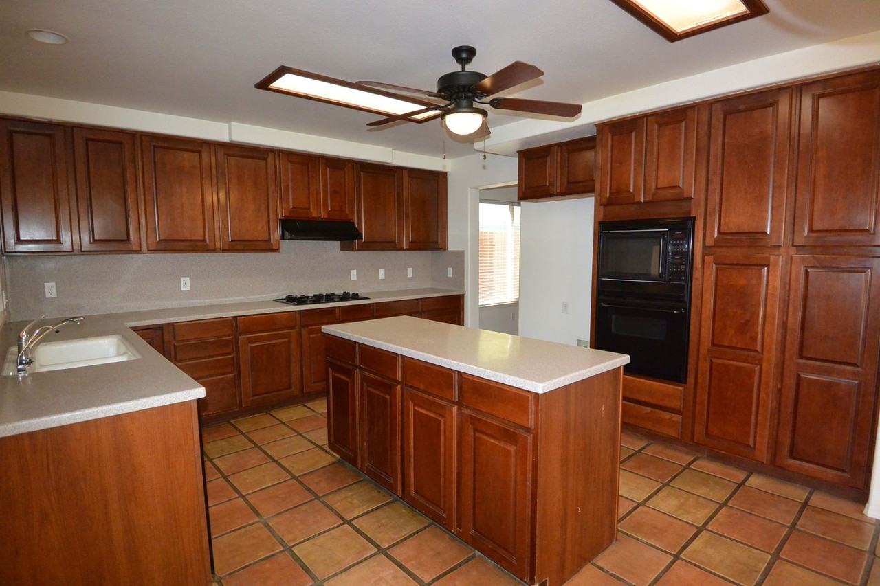 2934 S Montecito Ct - Photo 6 of 26