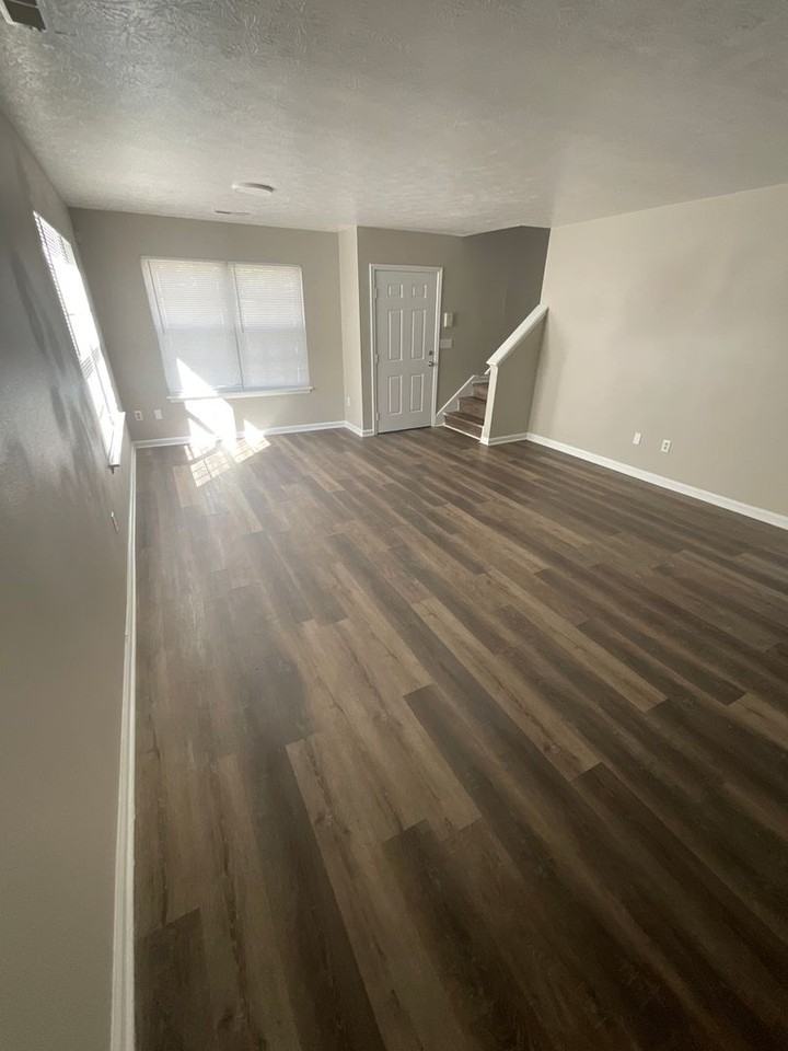 1353 Roache St - Photo 2 of 14