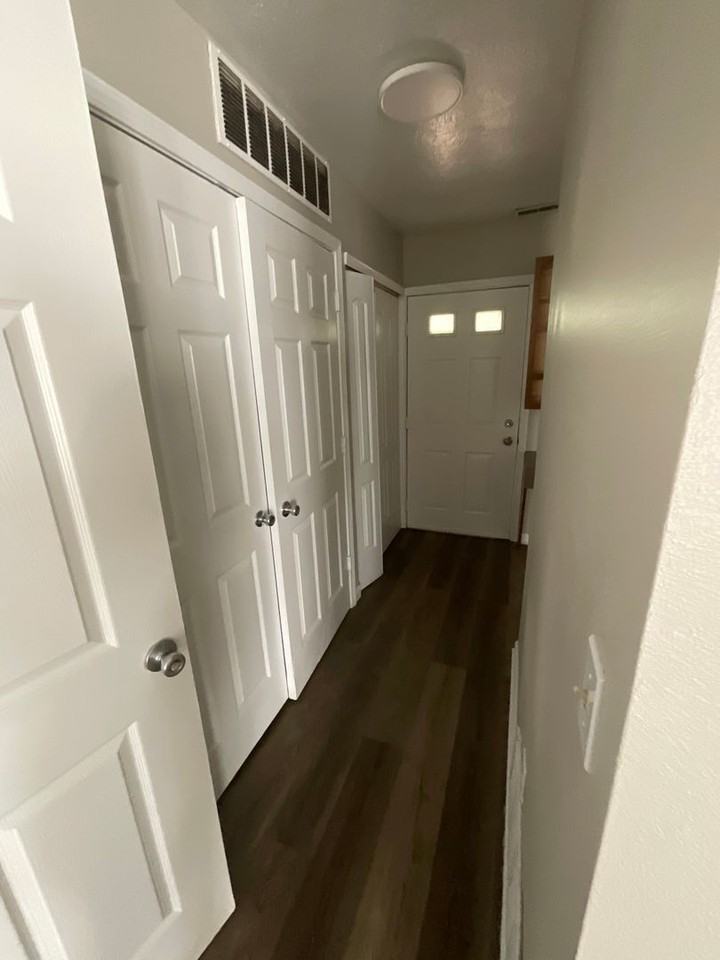 1353 Roache St - Photo 4 of 14