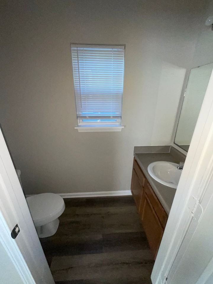 1353 Roache St - Photo 6 of 14