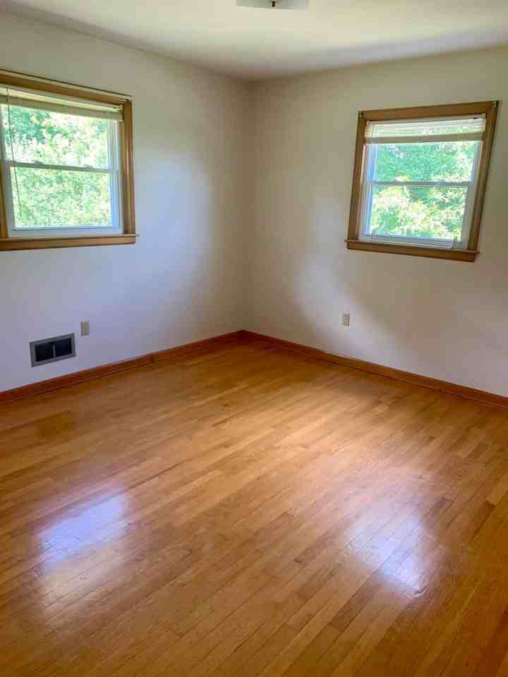 735 Davis St - Photo 3 of 16