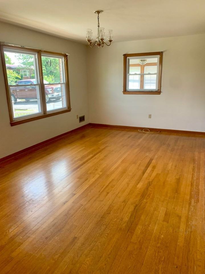 735 Davis St - Photo 5 of 16