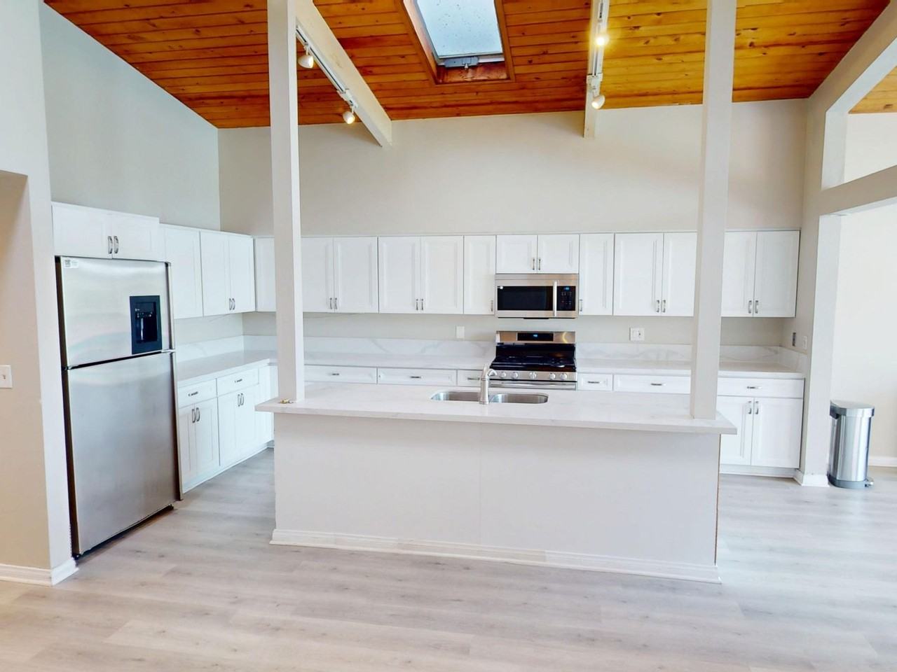 5232 Prosperity Ln - Photo 6 of 33