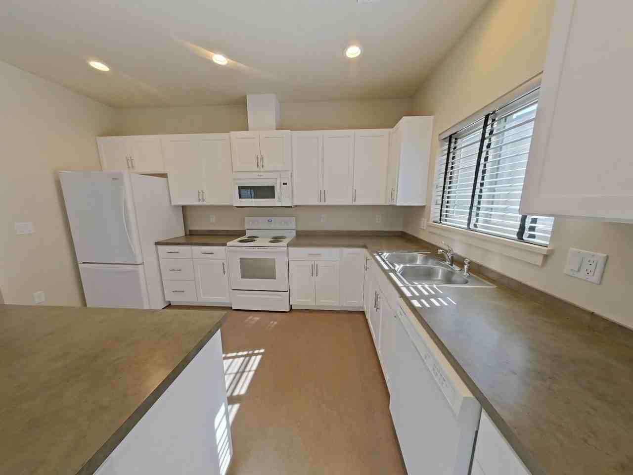 495 N 1st St - Photo 7 of 21