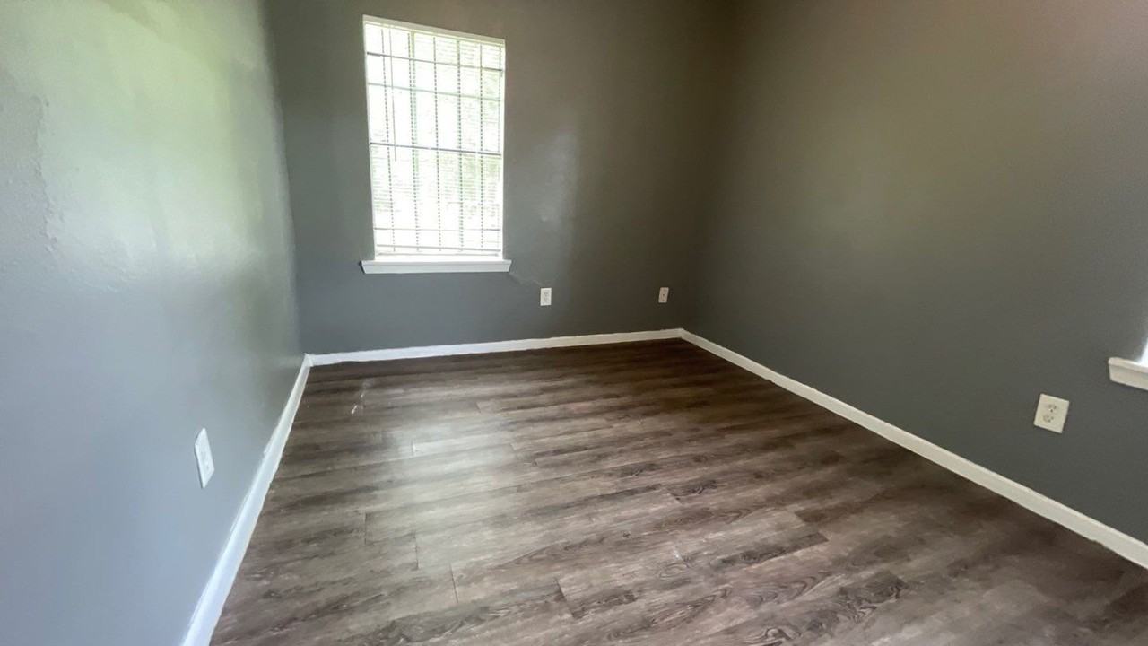 8303 St Lo Rd - Photo 5 of 15
