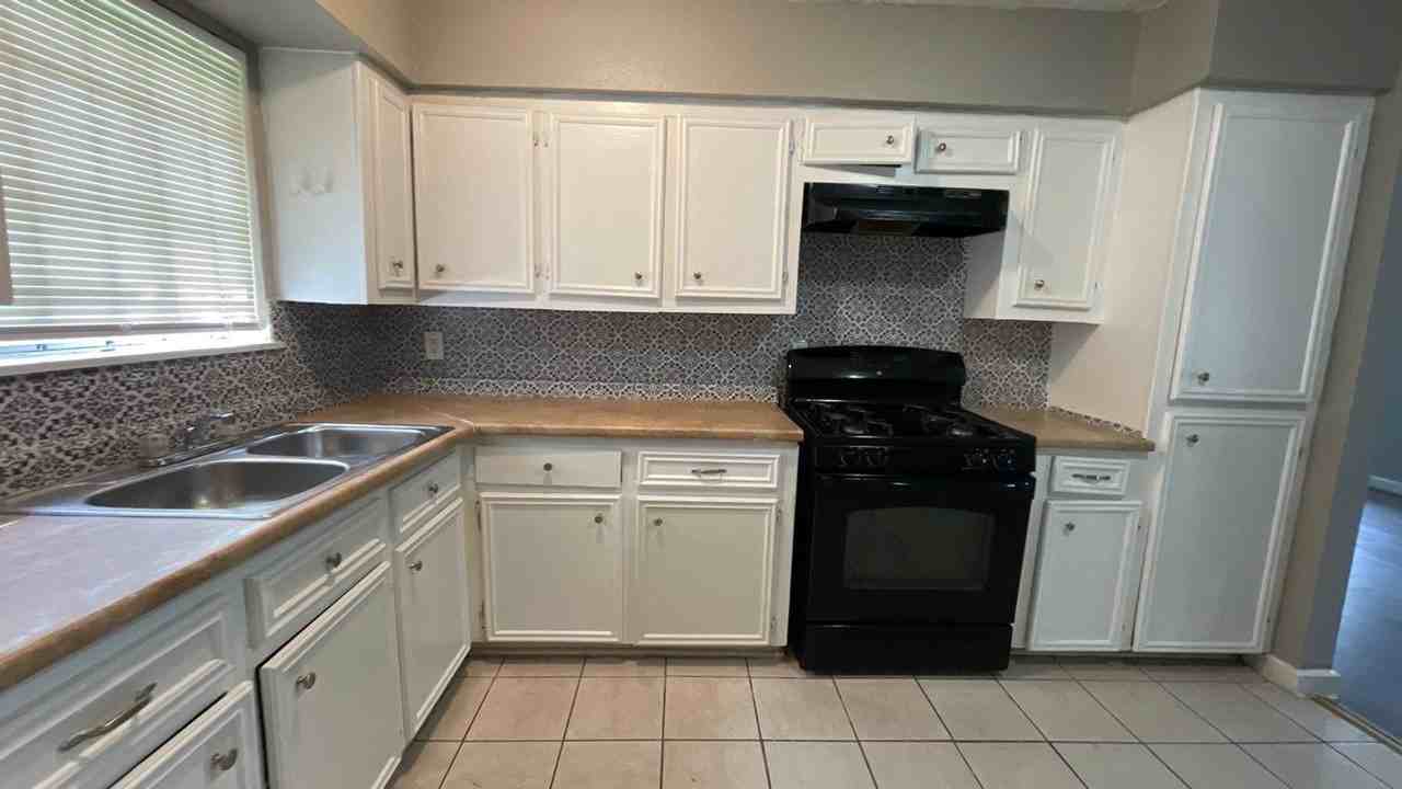 8303 St Lo Rd - Photo 7 of 15