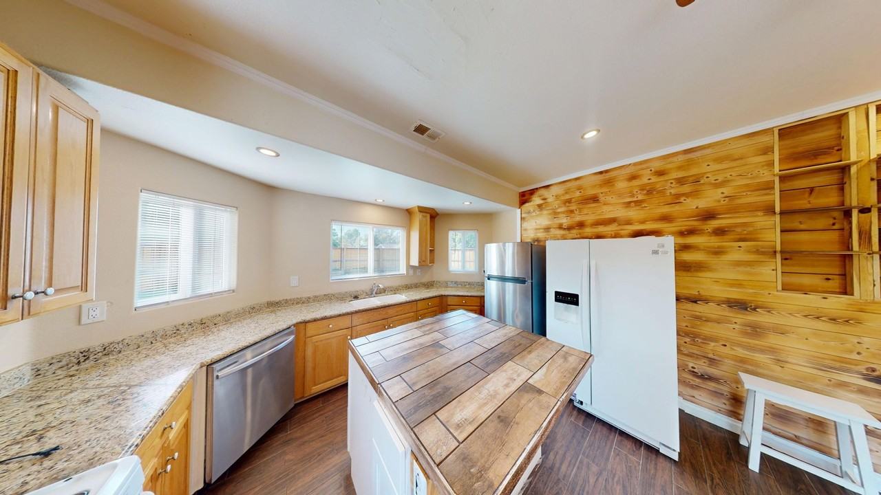6482 Montezuma Rd - Photo 7 of 35