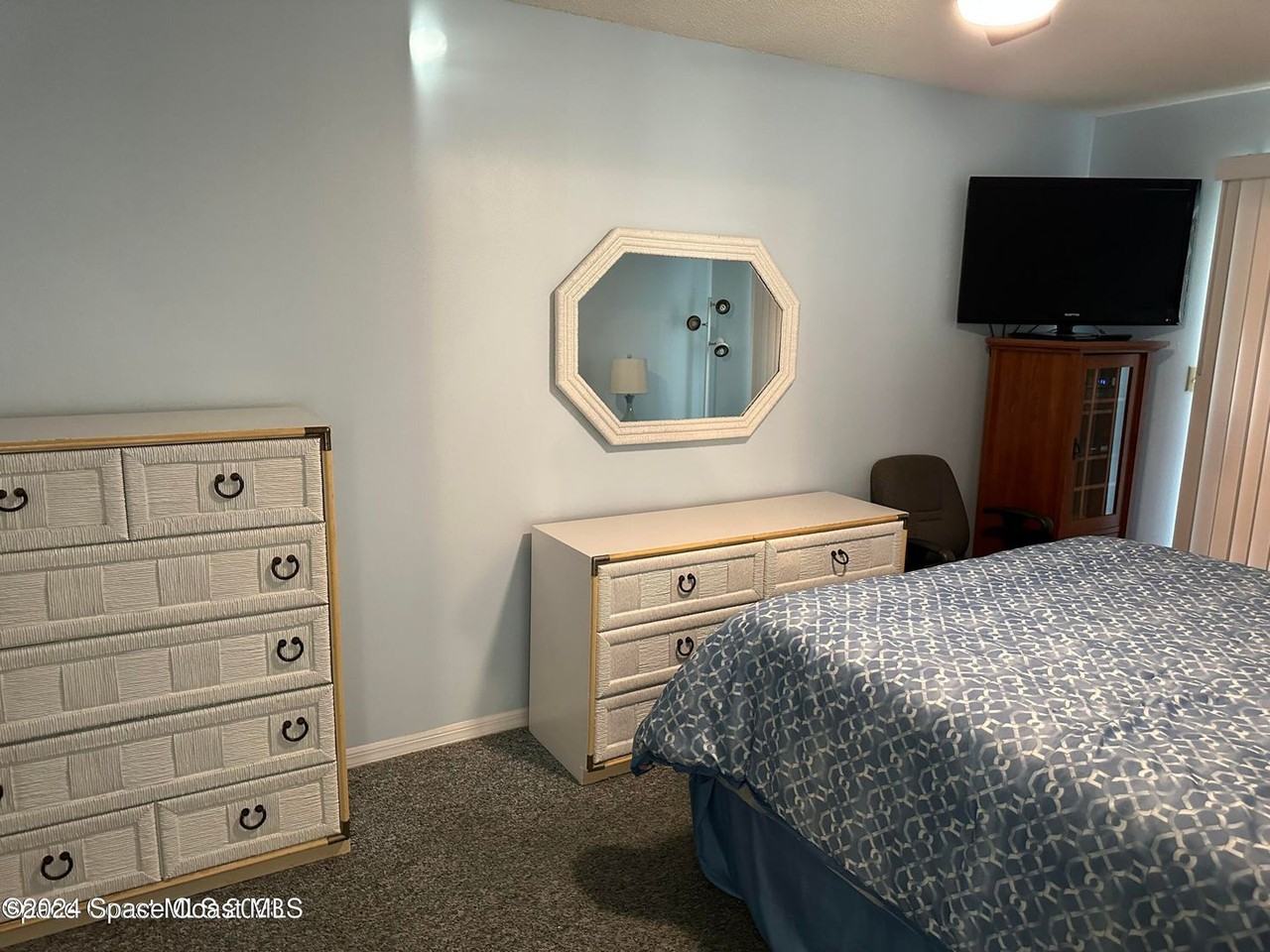 706 Beach Park Ln - Photo 6 of 23