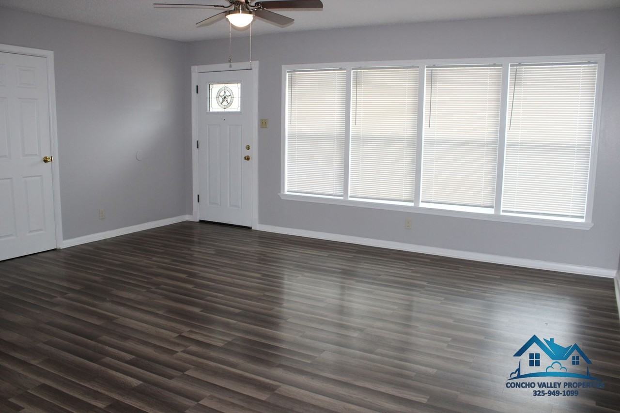 2486 Harvard Ave - Photo 2 of 17
