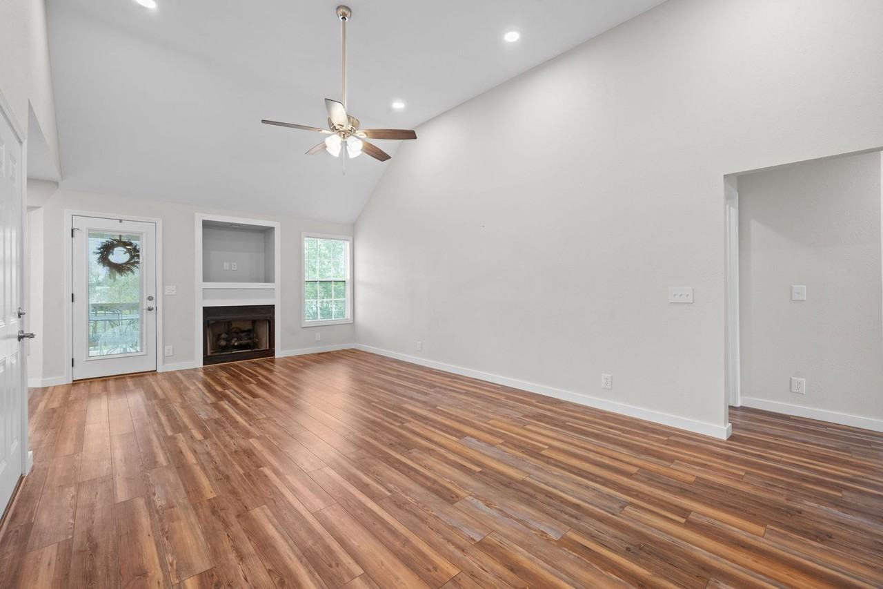 1769 Needmore Rd - Photo 4 of 22