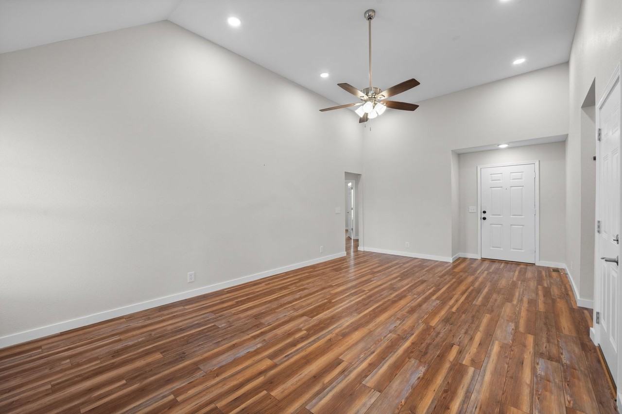 1769 Needmore Rd - Photo 5 of 22