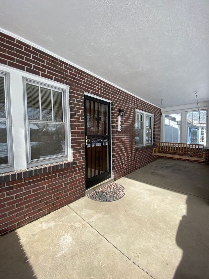 1995 S Sherman St - Photo 3 of 22