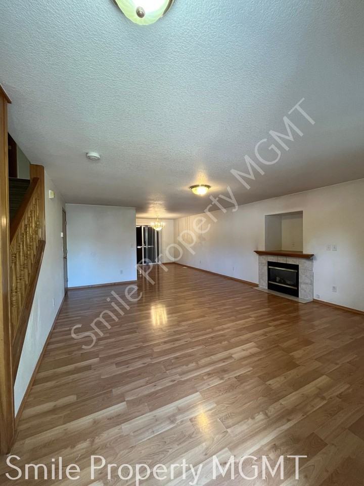 6426 Se 144th Ln - Photo 2 of 16