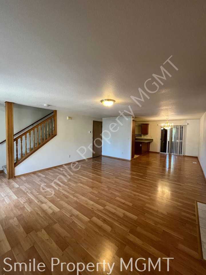 6426 Se 144th Ln - Photo 3 of 16