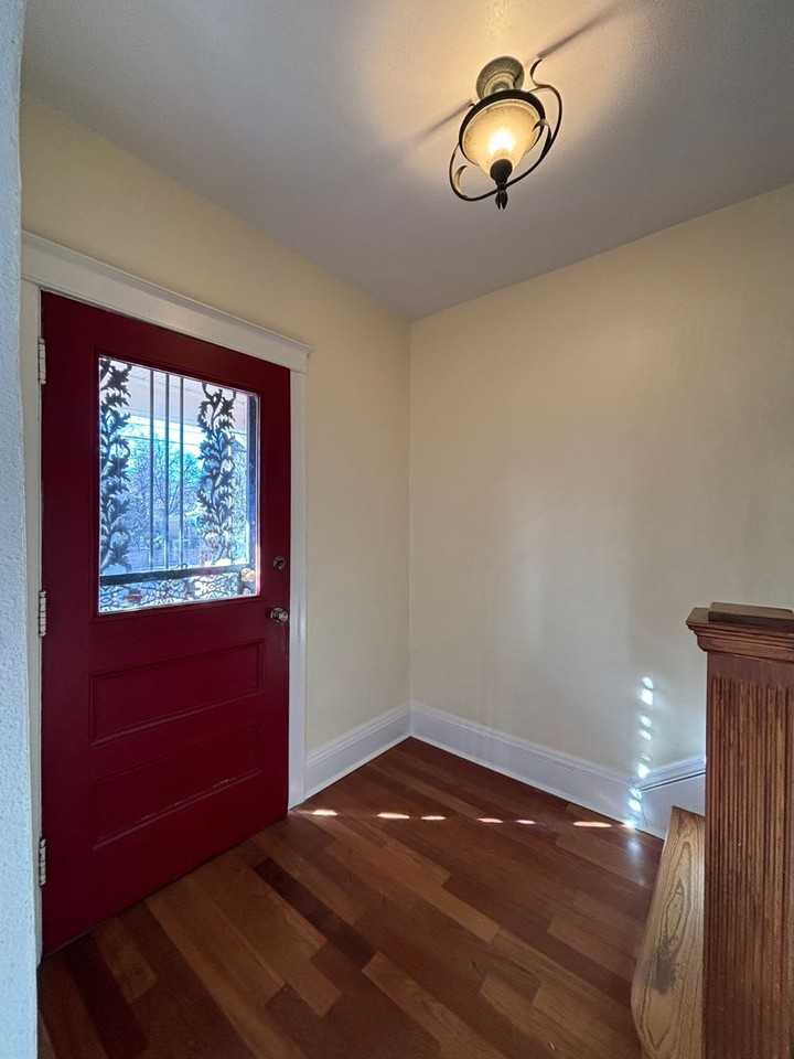 1529 E 23rd Ave - Photo 3 of 28