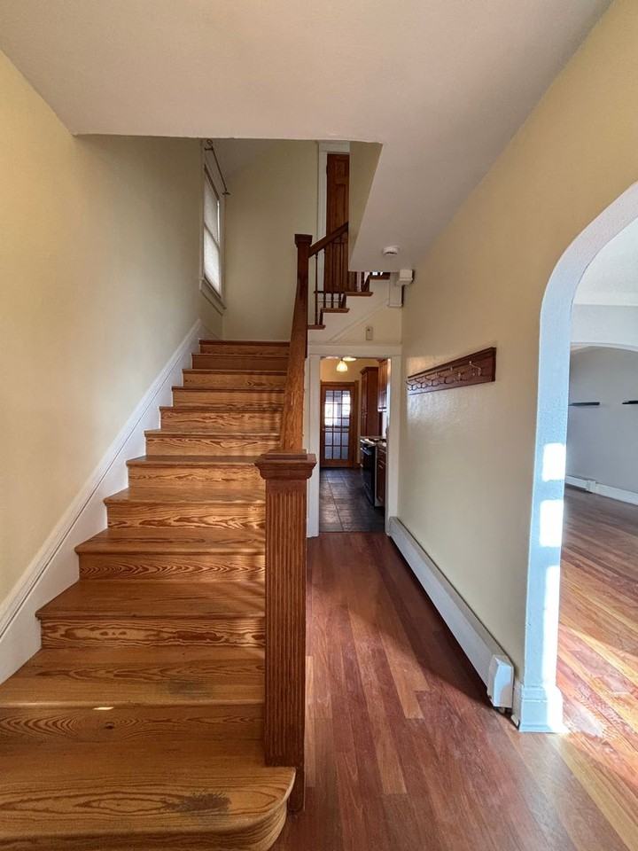1529 E 23rd Ave - Photo 4 of 28
