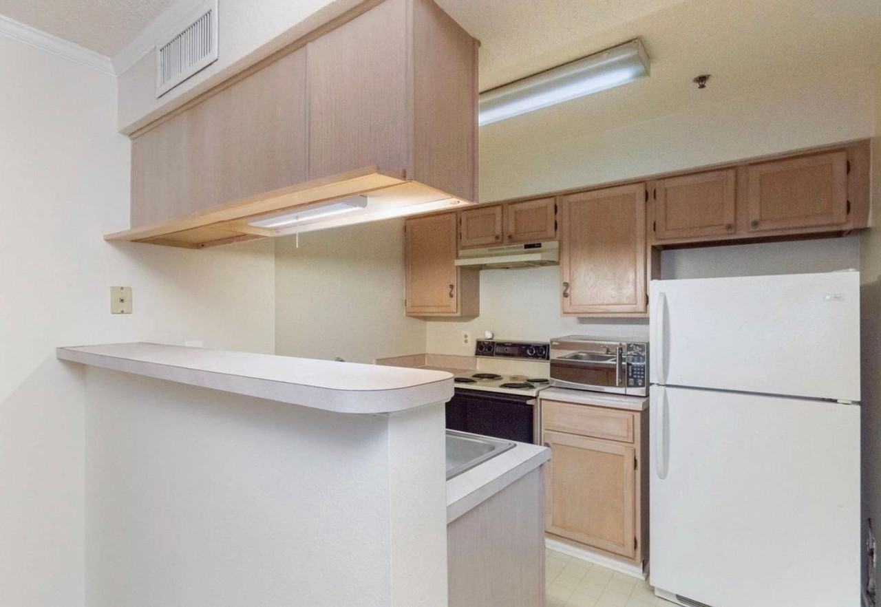 1504 Lincoln Way - Photo 2 of 13