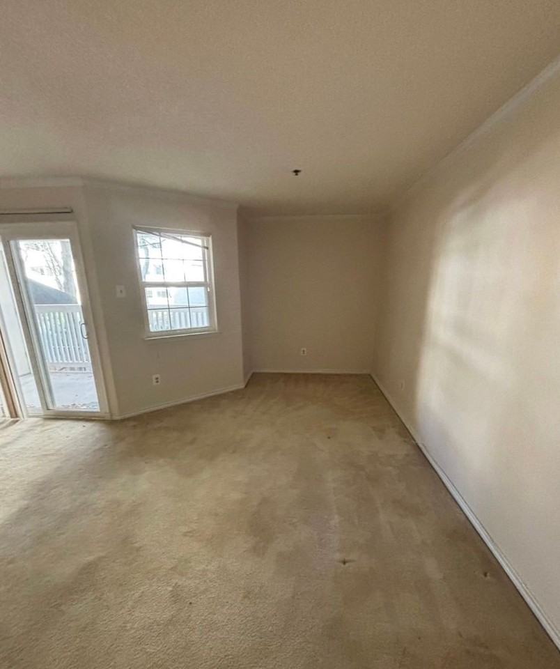 1504 Lincoln Way - Photo 3 of 13