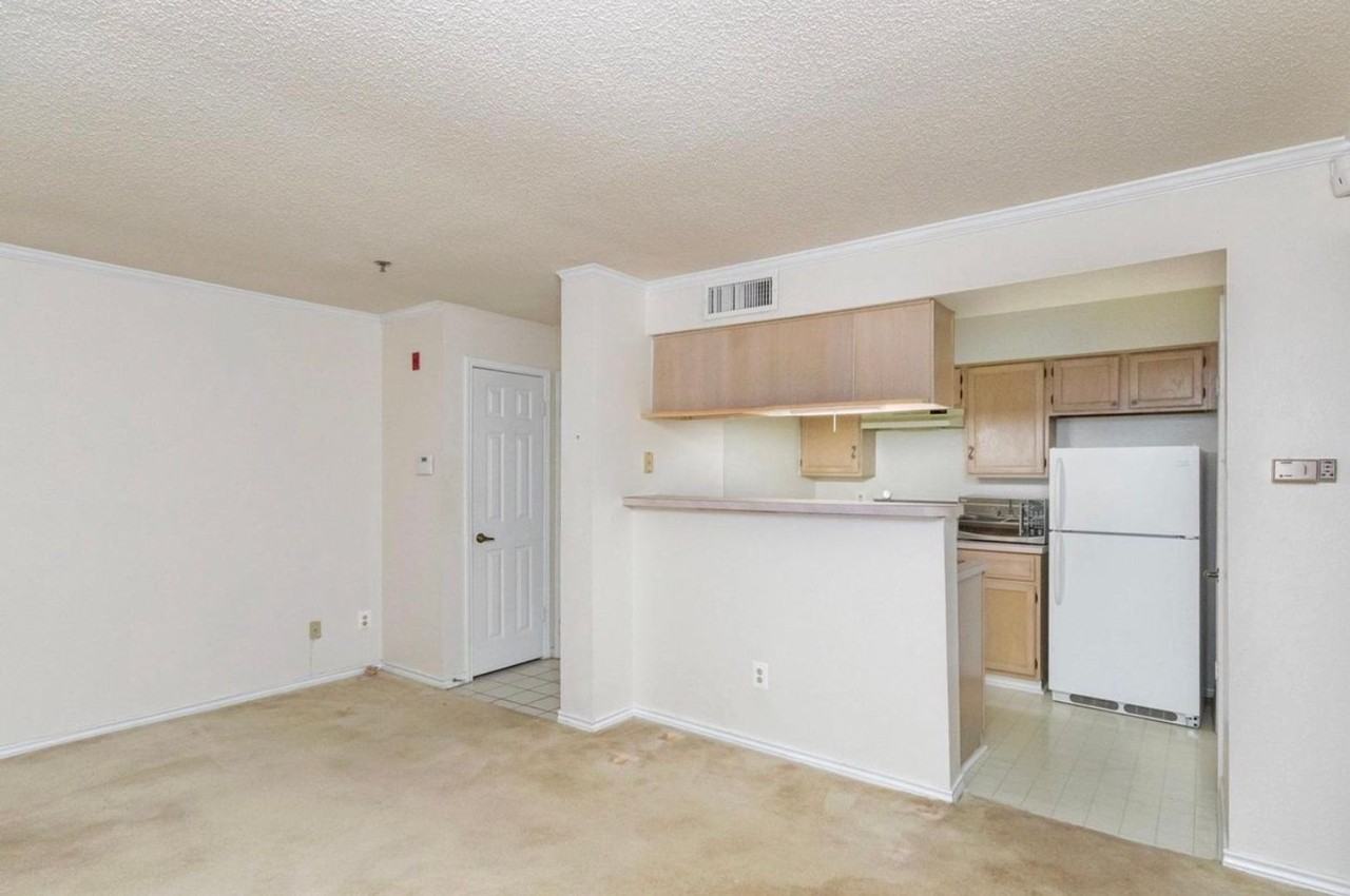 1504 Lincoln Way - Photo 4 of 13