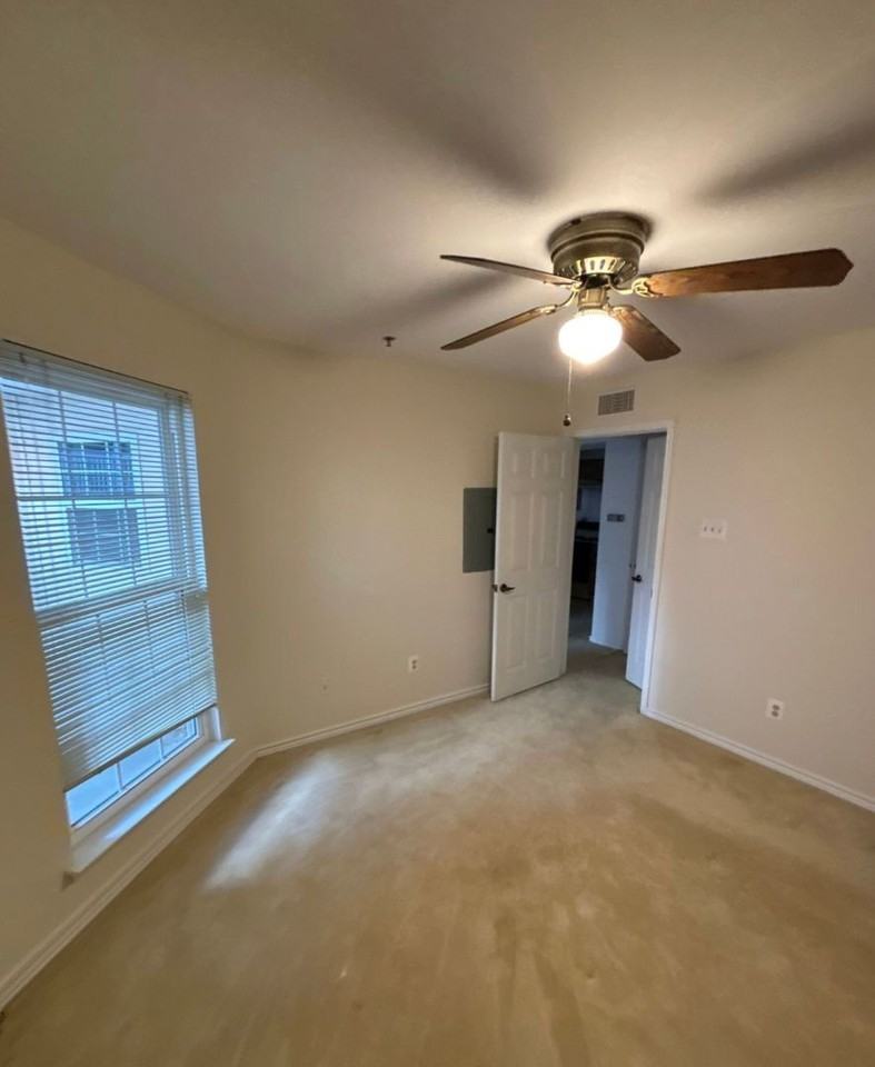 1504 Lincoln Way - Photo 6 of 13