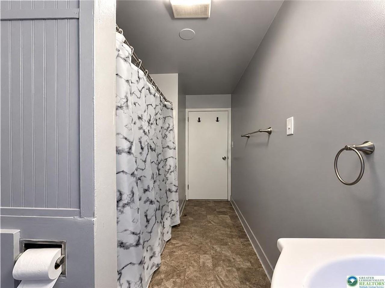 515 W Washington St - Photo 5 of 6