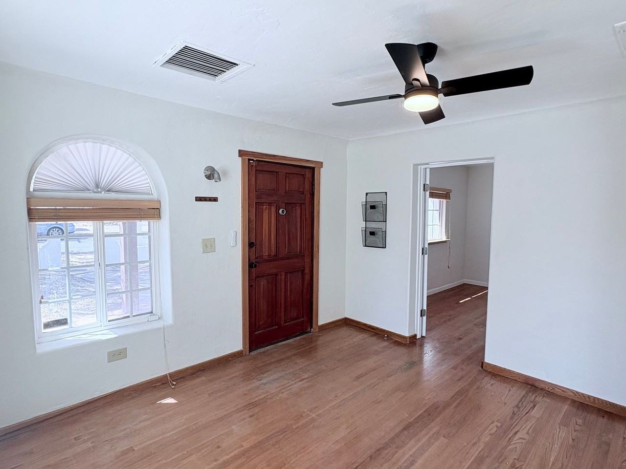 3507 E Fairmount St - Photo 3 of 26