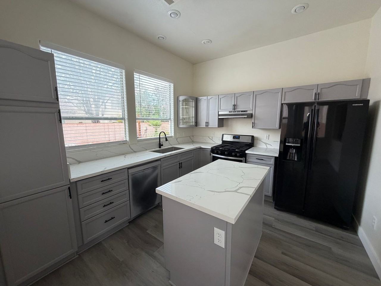 8312 Donatello Ct - Photo 5 of 15