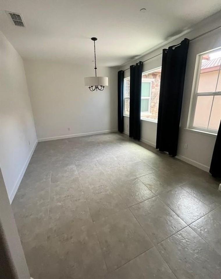 635 Auburn Way - Photo 5 of 10