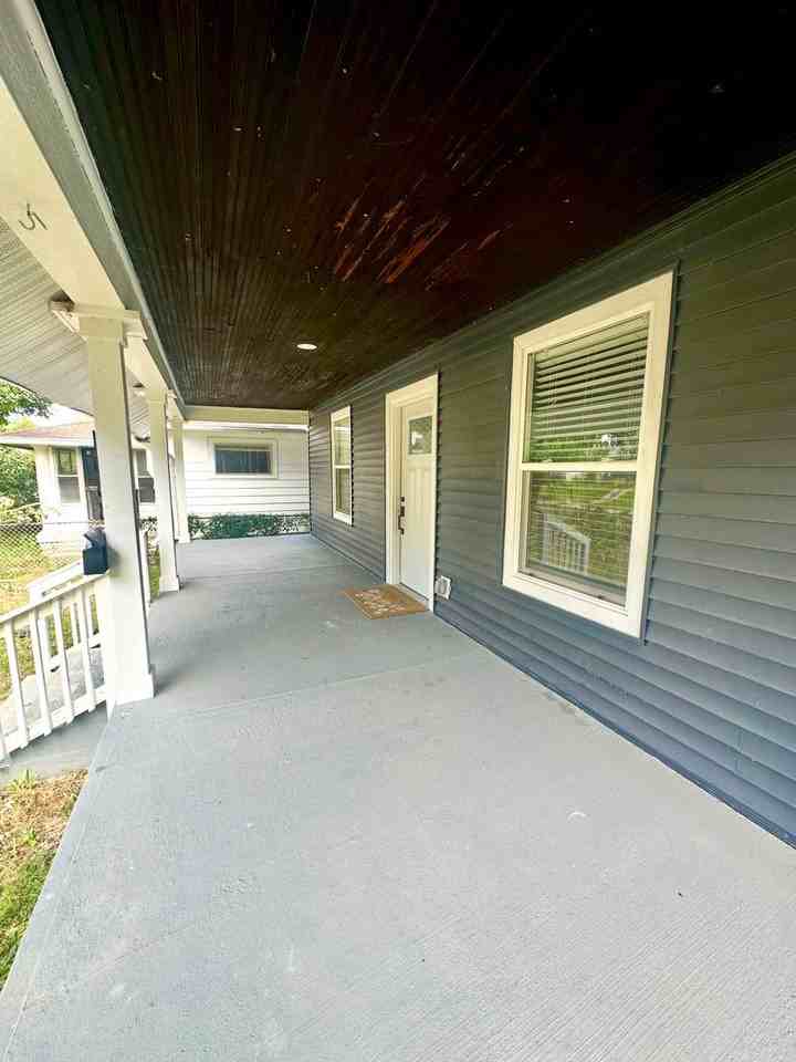 4053 Byram Ave - Photo 2 of 21