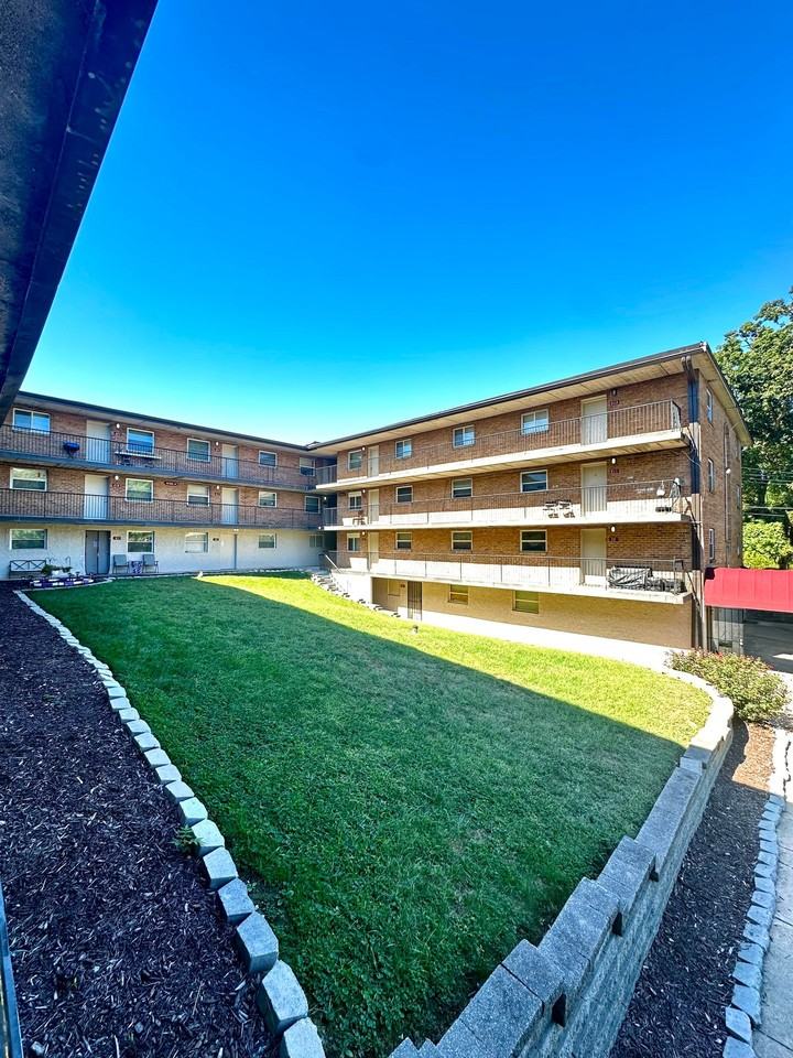 River Pointe Apartments - Photo 5 of 10