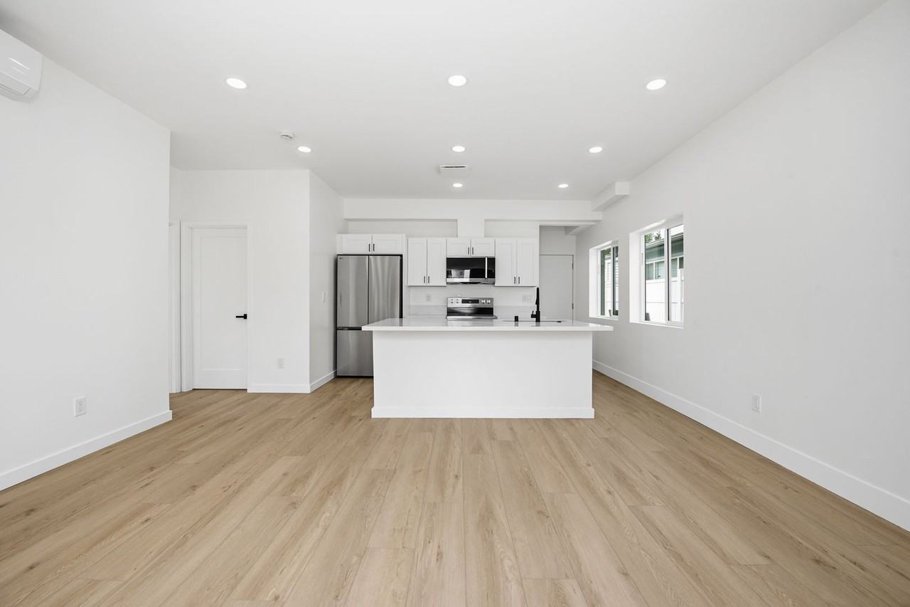 6409-6411 Gary Ct. - Photo 3 of 48