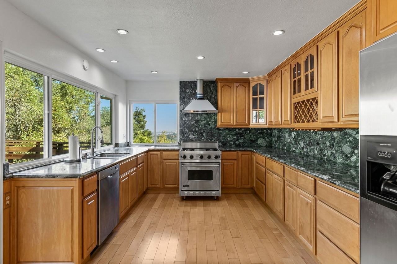 6431 Montego Ct - Photo 4 of 18